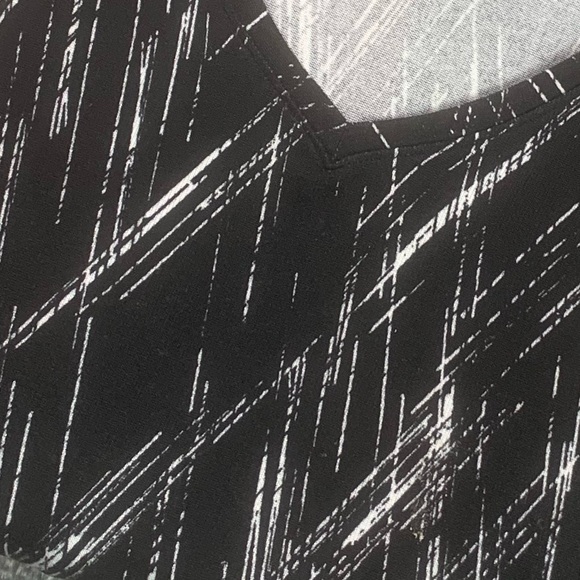 3/$20 Simply Vera Vera Wang Women’s Patterned V Neck Sweater Size Large - Picture 10 of 12